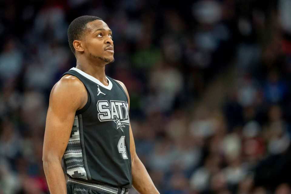 结合打球坐 结合打球坐